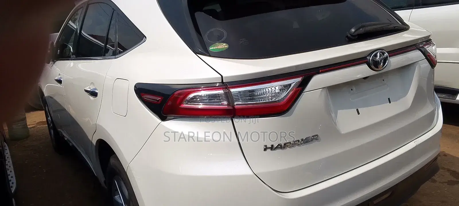 Toyota Harrier 2.0 4WD 2017 White