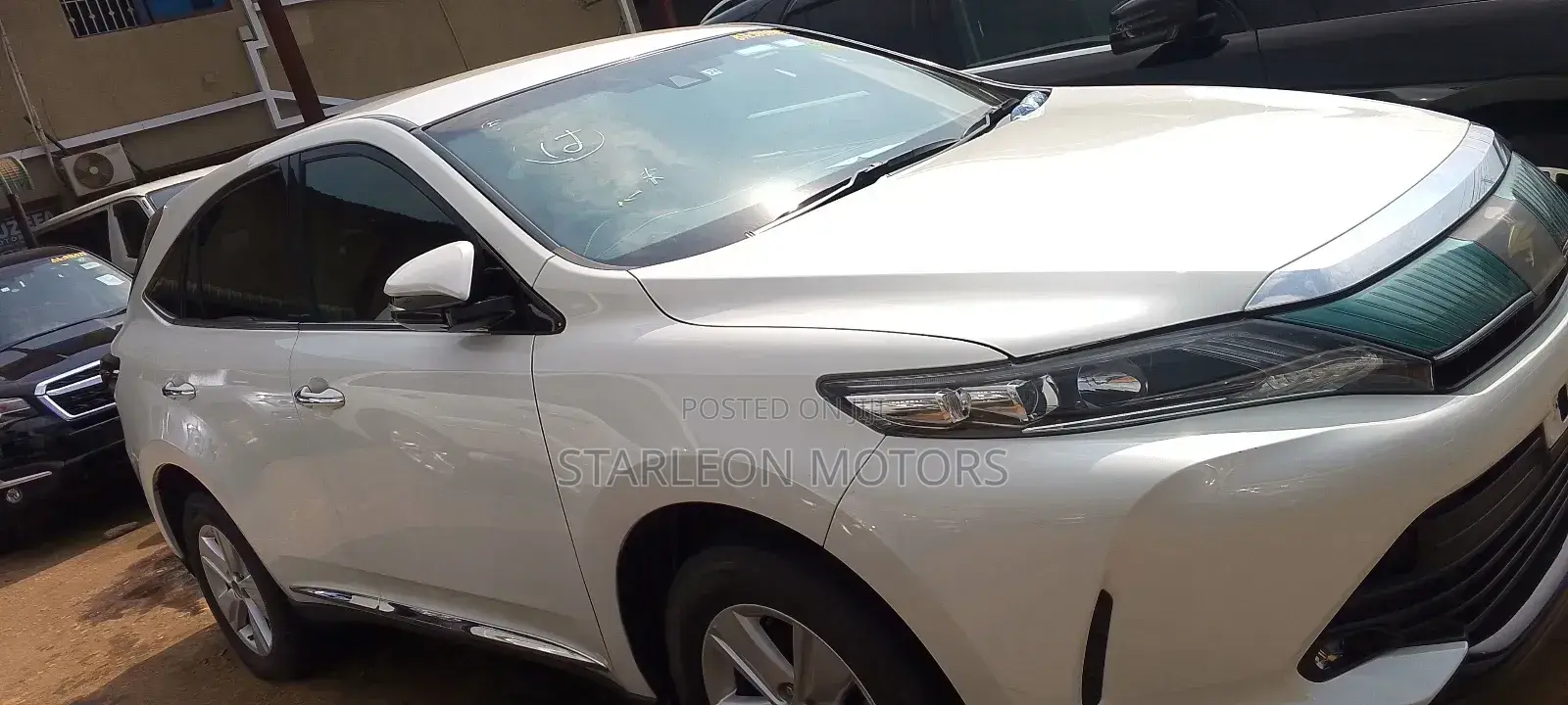 Toyota Harrier 2.0 4WD 2017 White