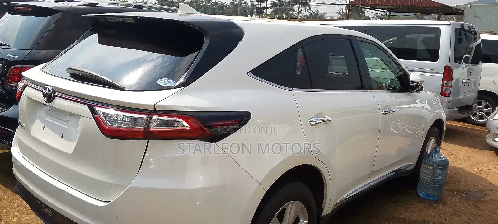 Toyota Harrier 2.0 4WD 2017 White