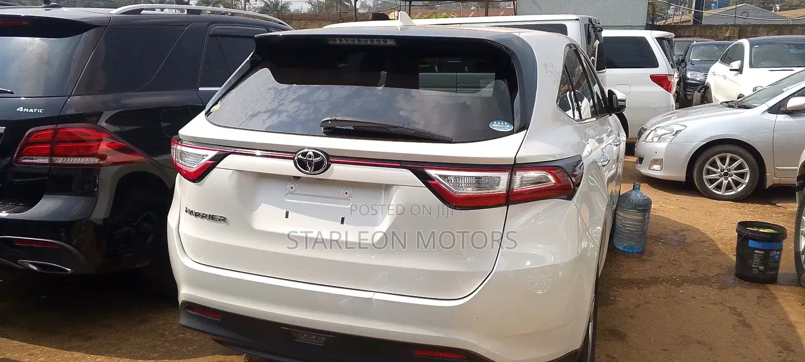 Toyota Harrier 2.0 4WD 2017 White