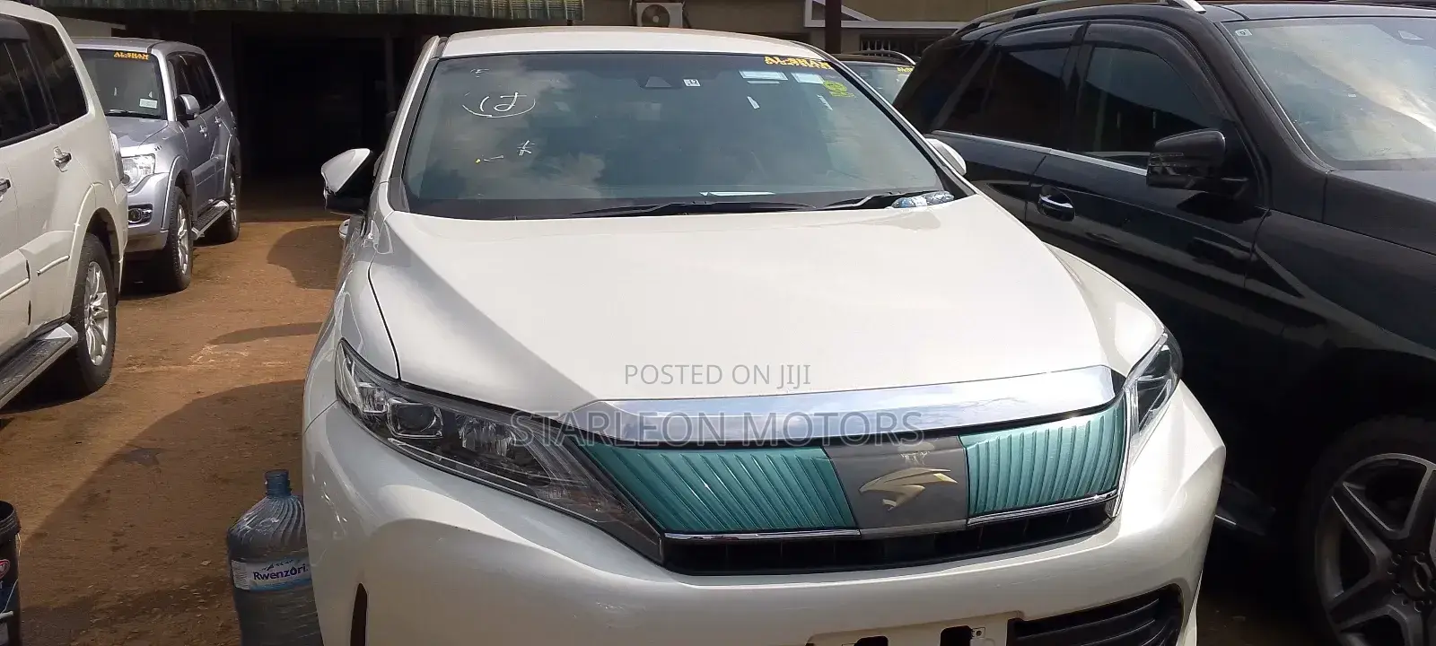 Toyota Harrier 2.0 4WD 2017 White