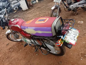 Photo - Bajaj Boxer 2020 Red