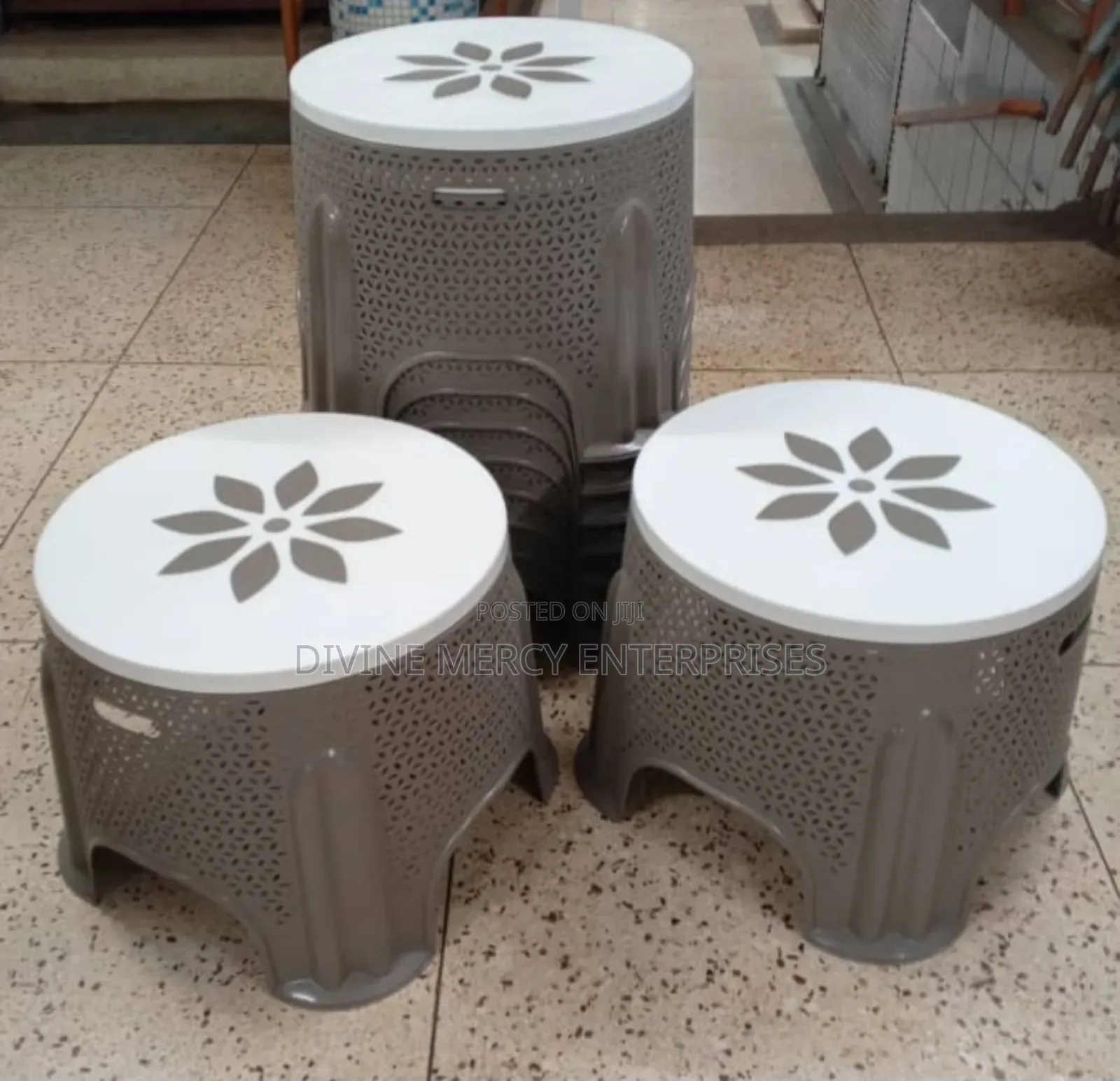 Round Coffee Tables