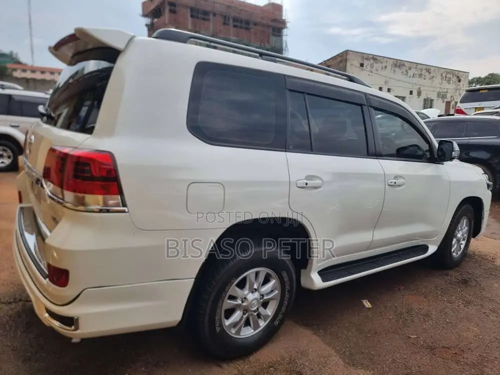 Toyota Land Cruiser 4.5 V8 VXR 2008 White