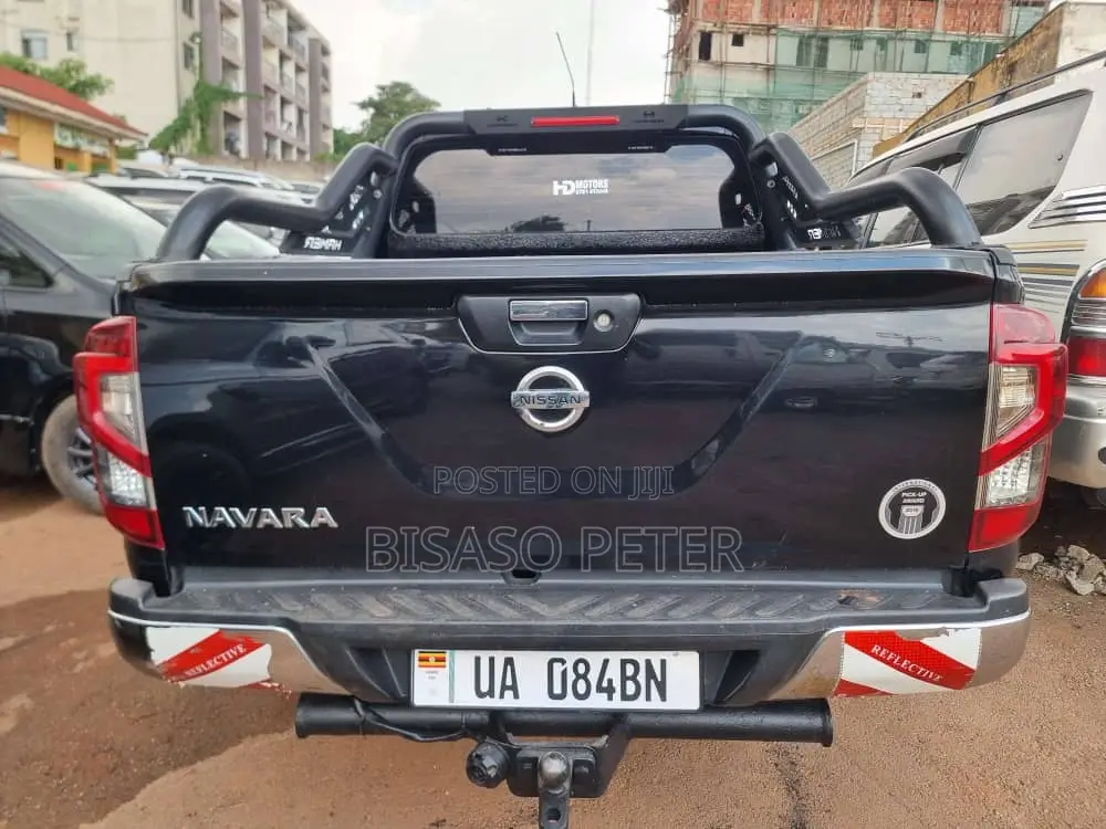Nissan Navara 2016 Black