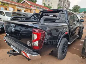Nissan Navara 2016 Black