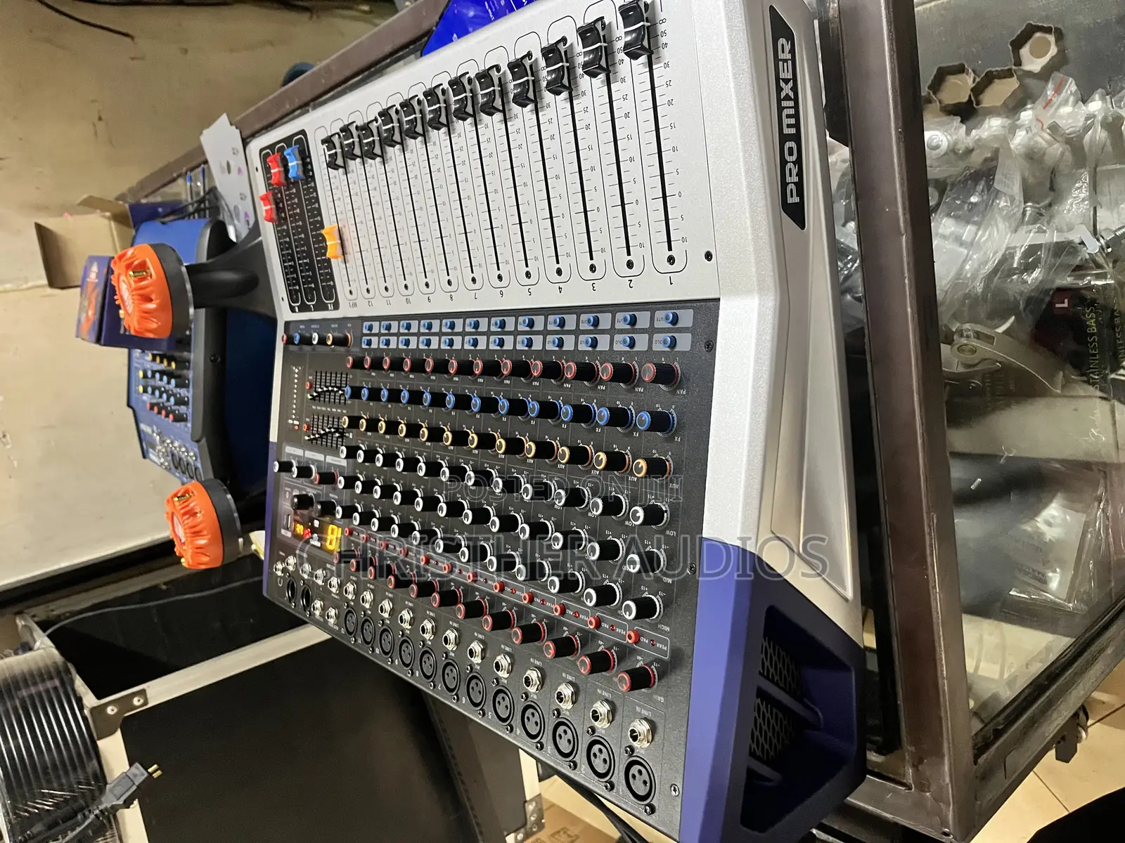 Amplified Mixer Yamaha Kv12