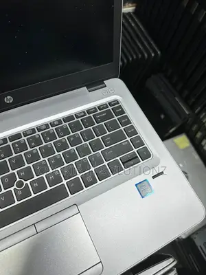 Laptop HP EliteBook 840 G3 8GB Intel Core I5 SSHD+SSD 256GB