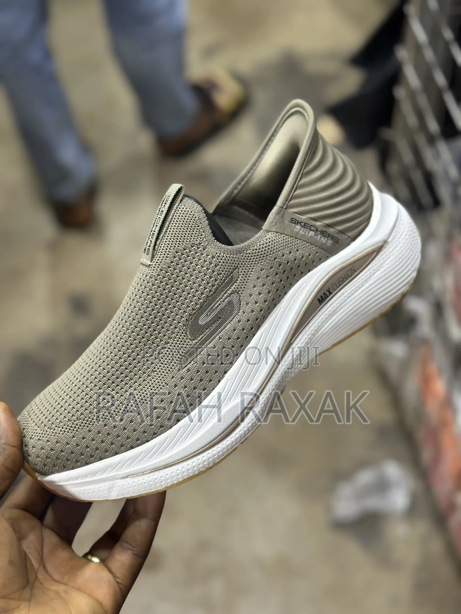 Original Skechers Slip-ins Max Cushion Light Sneakers