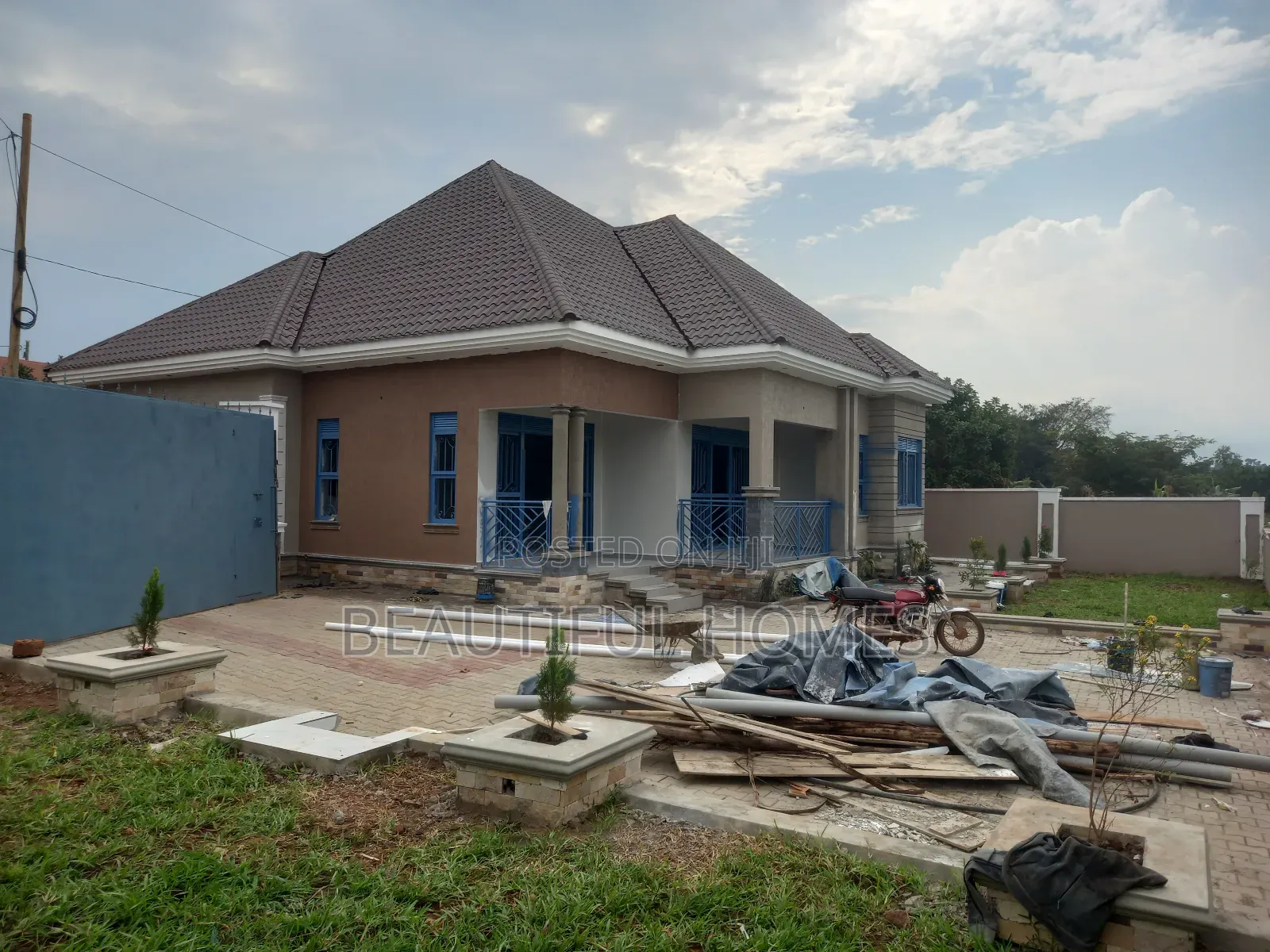 Furnished 4bdrm House in Kira for sale