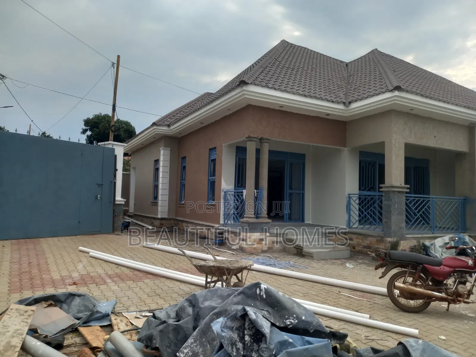 Furnished 4bdrm House in Kira for sale
