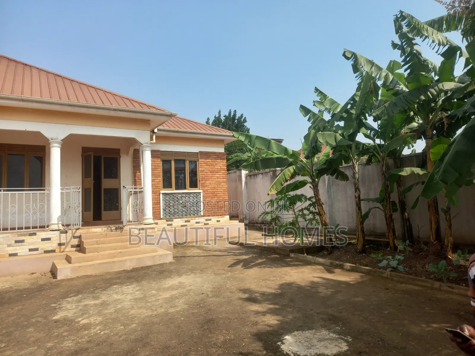 Furnished 3bdrm House in Kira Nsasa for sale