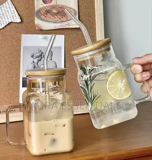 Glass Tumbler With Bamboo Lid and Straw