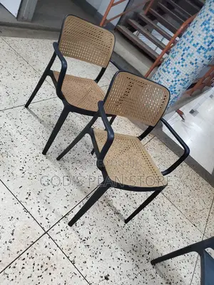 Distney Plastic Chairs Plastic Chairs