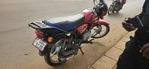Bajaj Boxer 125 2025 Red