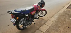 Bajaj Boxer 125 2025 Red