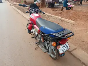Bajaj Boxer 125 2025 Red