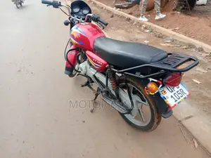 Bajaj Boxer 125 2022 Red