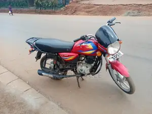 Bajaj Boxer 125 2022 Red
