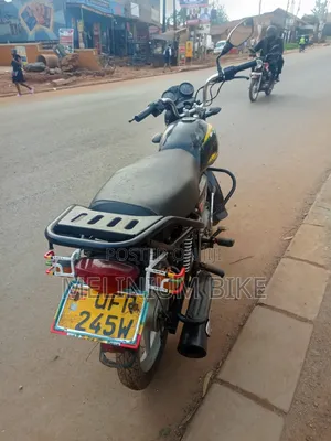 Photo - Bajaj Boxer 125 2021 Black