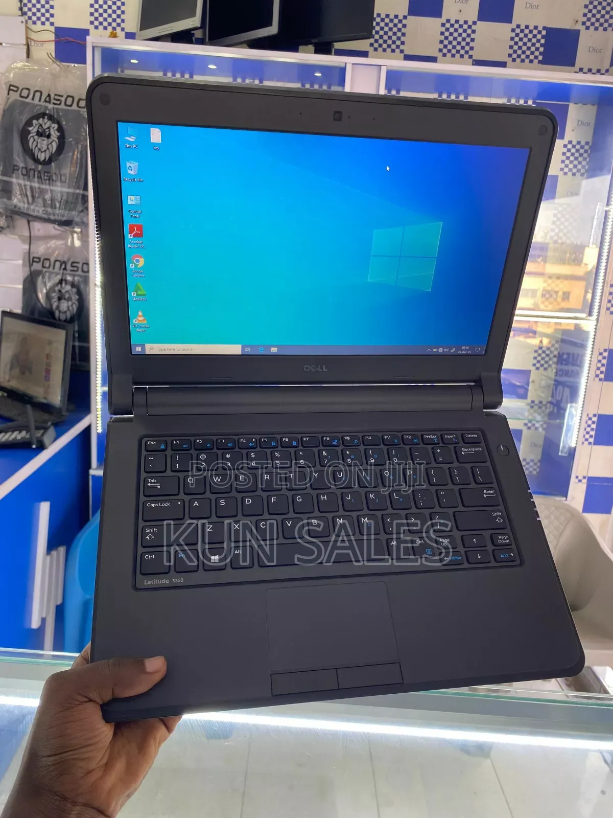 New Laptop Toshiba Satellite E105 4GB Intel Core Ultra 9 HDD+SSD 60GB