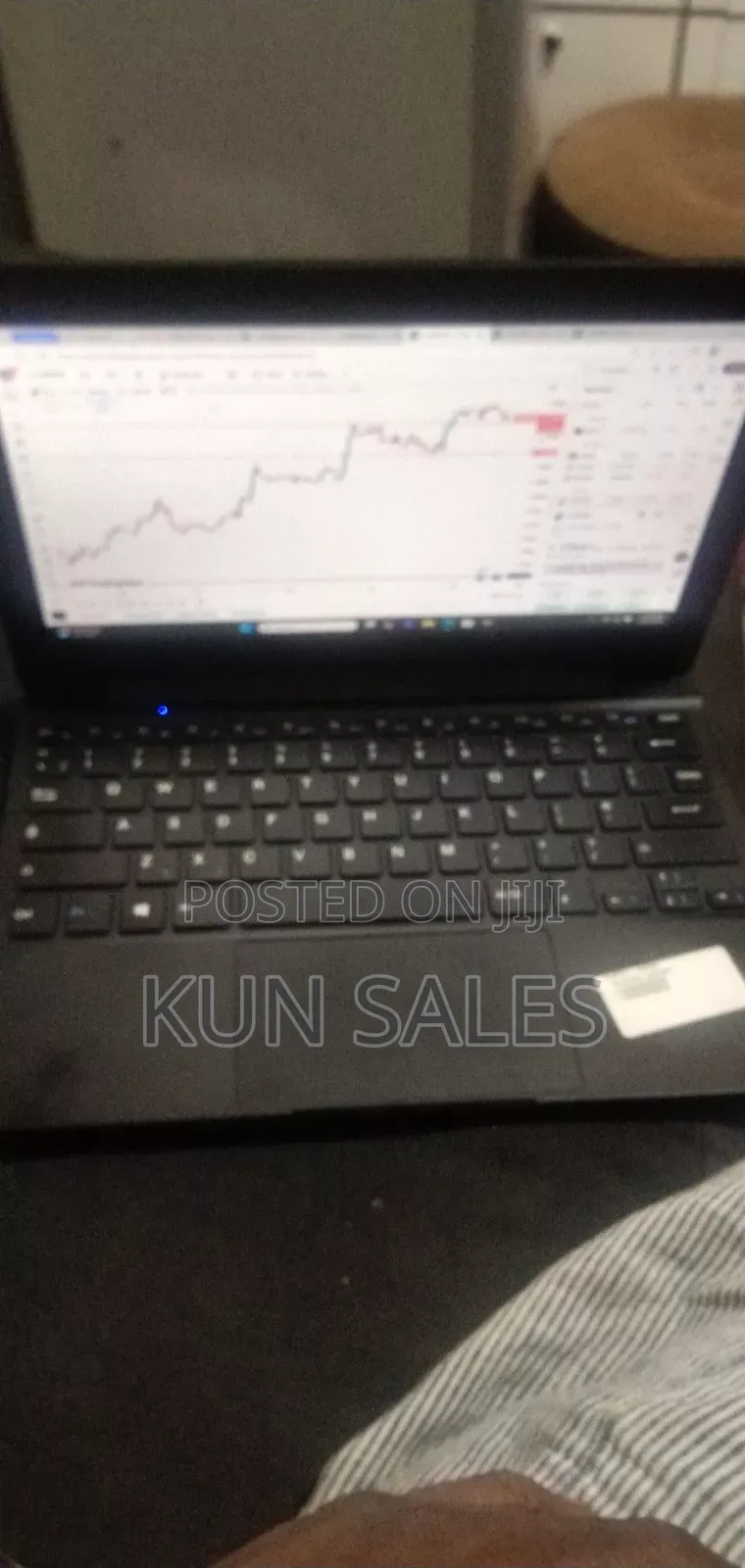 New Laptop Toshiba Satellite E105 4GB Intel Core Ultra 9 HDD+SSD 60GB