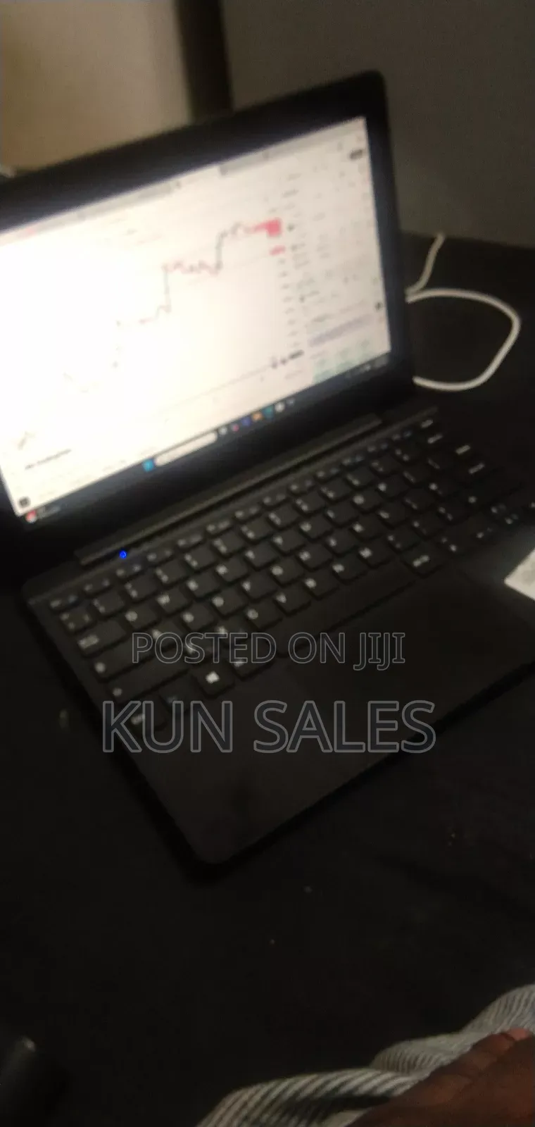 New Laptop Toshiba Satellite E105 4GB Intel Core Ultra 9 HDD+SSD 60GB