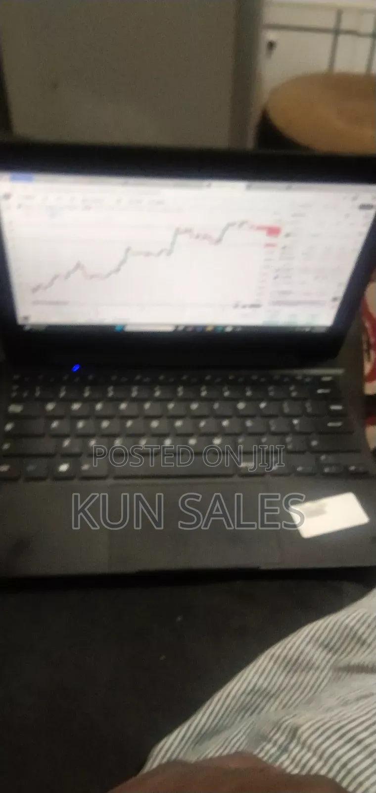 New Laptop Toshiba Satellite E105 4GB Intel Core Ultra 9 HDD+SSD 60GB
