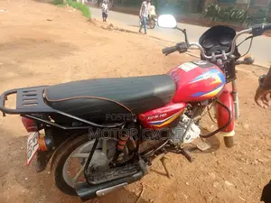 Bajaj Boxer 125 2023 Red
