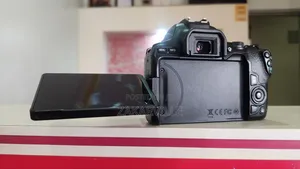 Canon Eos 250d DSLR Camera With Efs 18-55 Dc Iii Lens Kit