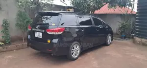 Photo - Toyota Wish 2010 Black