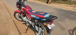 Bajaj Boxer 125 2025 Red