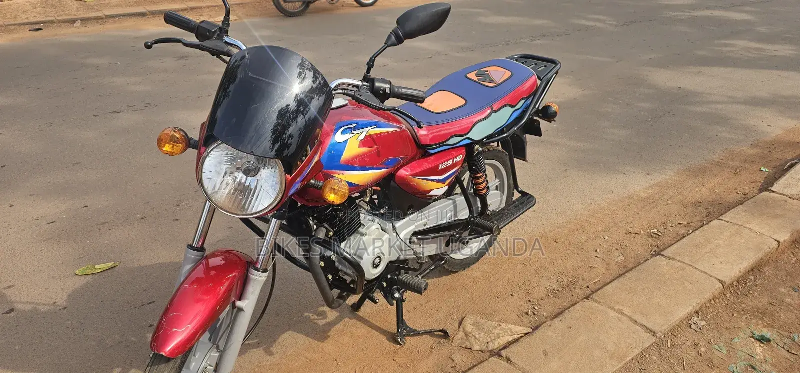 Bajaj Boxer 125 2025 Red