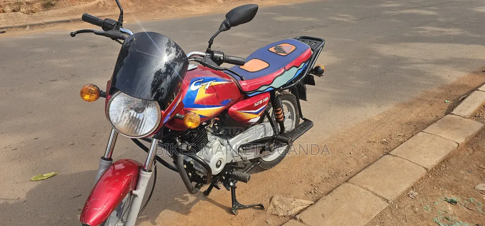 Bajaj Boxer 125 2025 Red