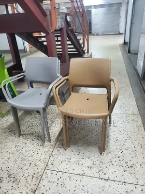 Example Armed Plastic Chairs Plastic Chairs