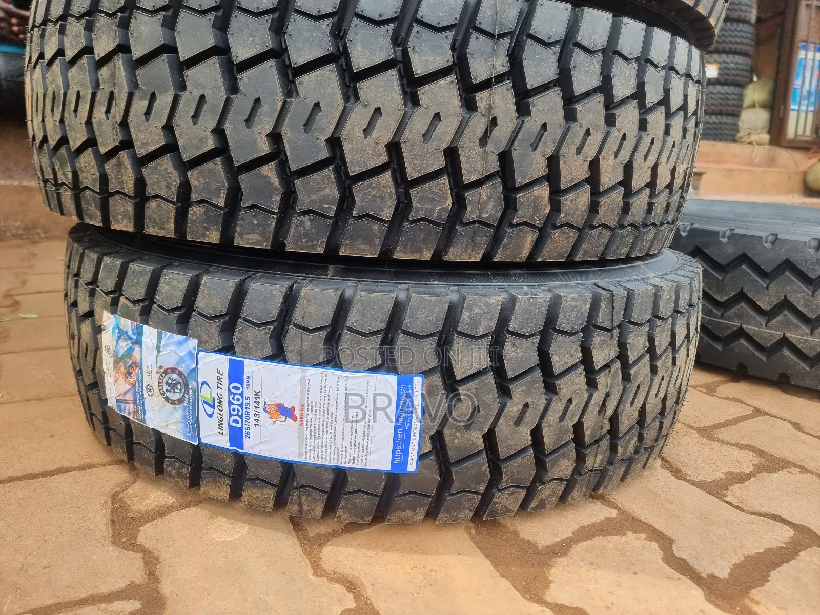Rear Tires 19.5 Linglong for Fuso.