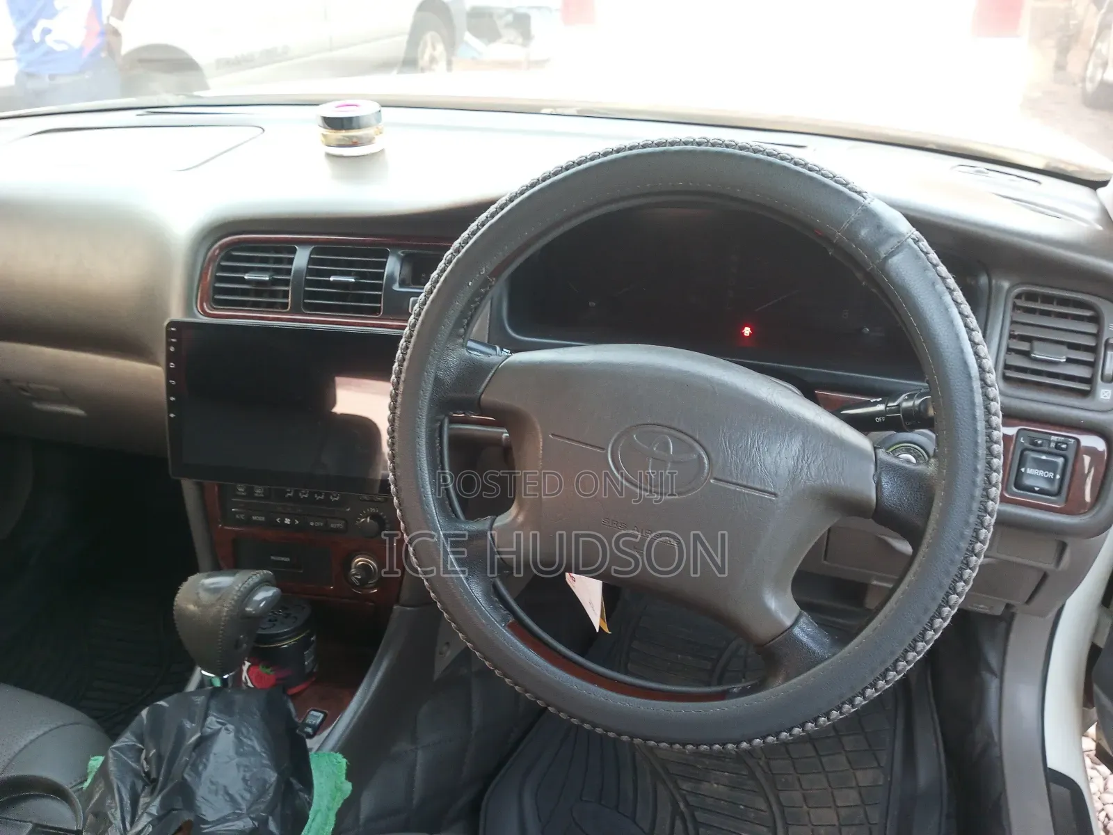 Toyota Mark II 2001 White