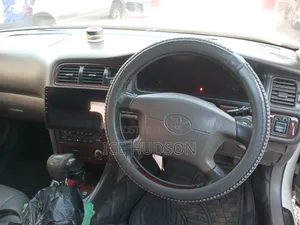 Toyota Mark II 2001 White