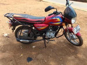 Bajaj Boxer 125 2023 Red
