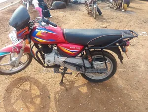 Bajaj Boxer 125 2023 Red