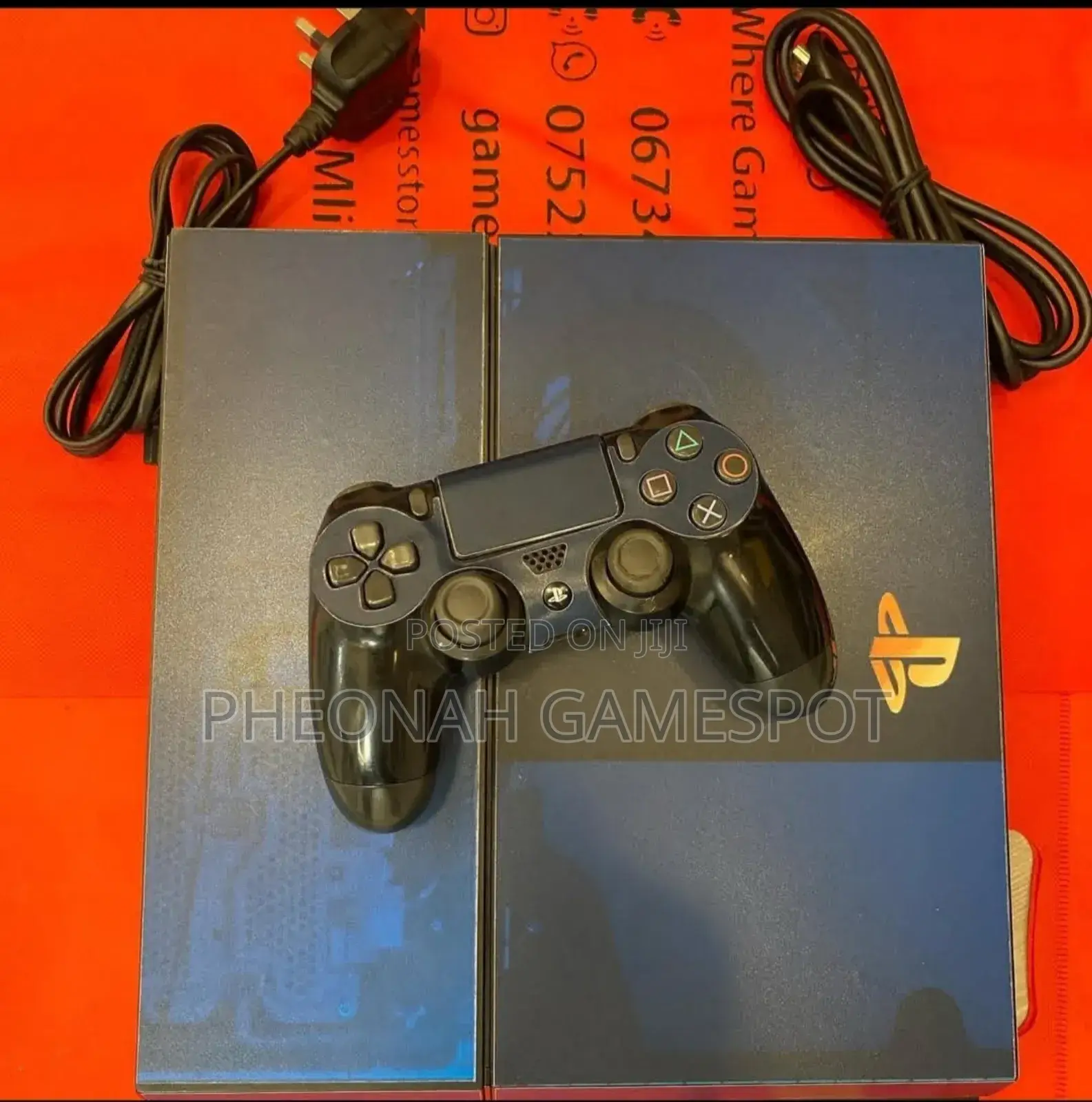 This Ps4 Comes With 12 Games, 2 Controllers, It's a Chipped)