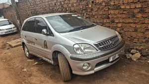 Toyota Nadia 2000 Silver