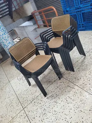Export Armed Plastic Chairs Export Armed Plastic Chairs