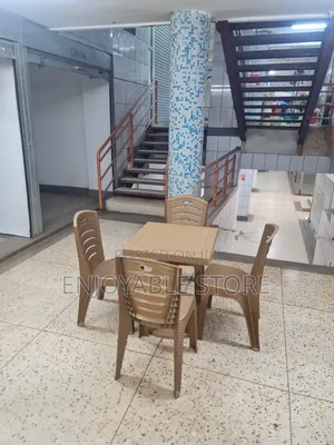 Outdoor Nordic Plastic Table and 4 Chairs
