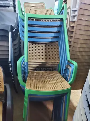 Hone Seater Seating Plastic Chairs