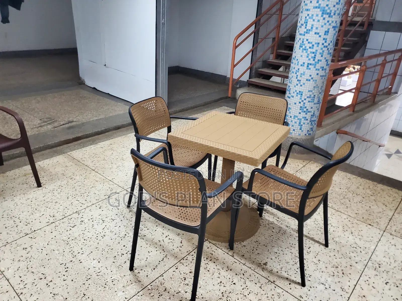 Worldly Plastic Chairs and Table for Restaurant