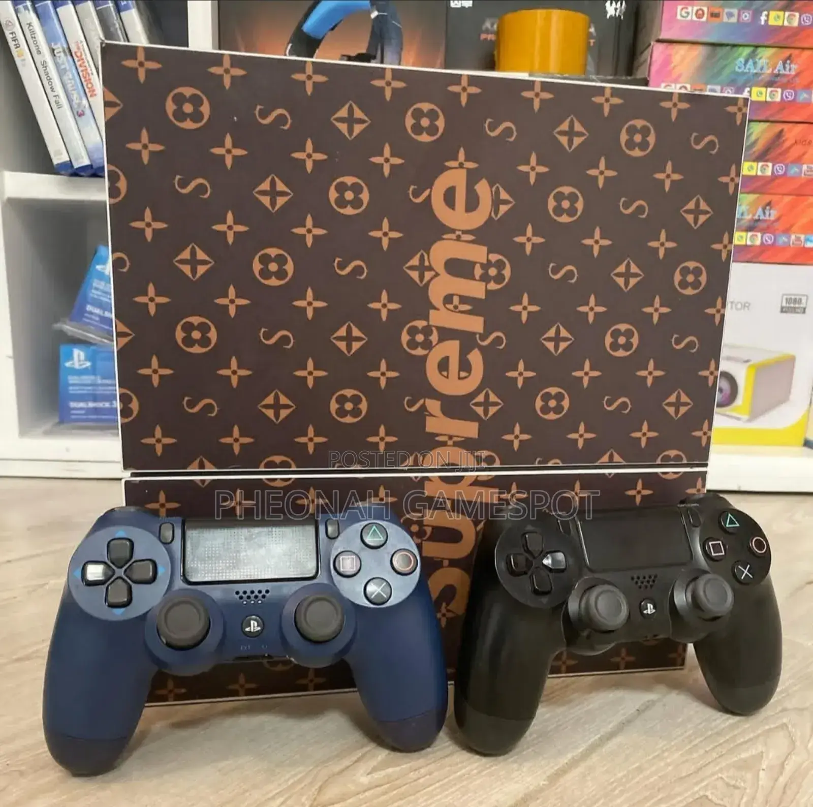 Fantastic Ps4 Bundle: Console, 12 Games, 2 Gamepads