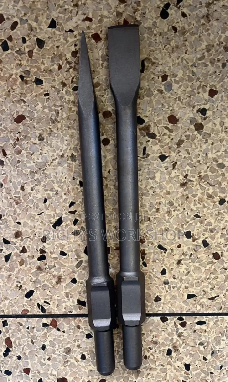 Chiseling Bites (Empiso)