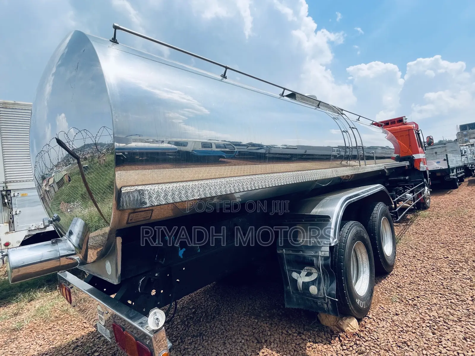 Milk Tank Truck