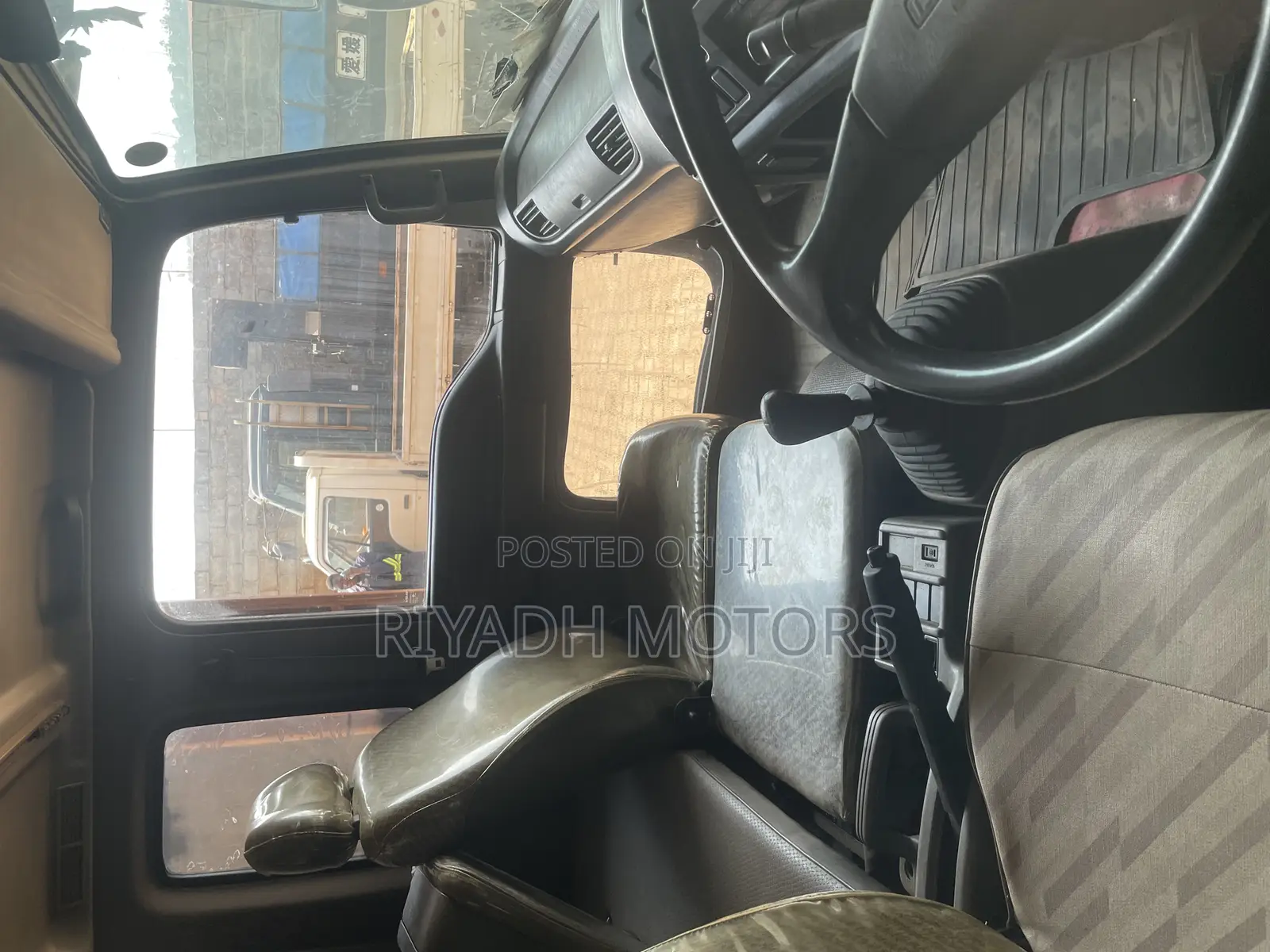 Isuzu Giga Tipper